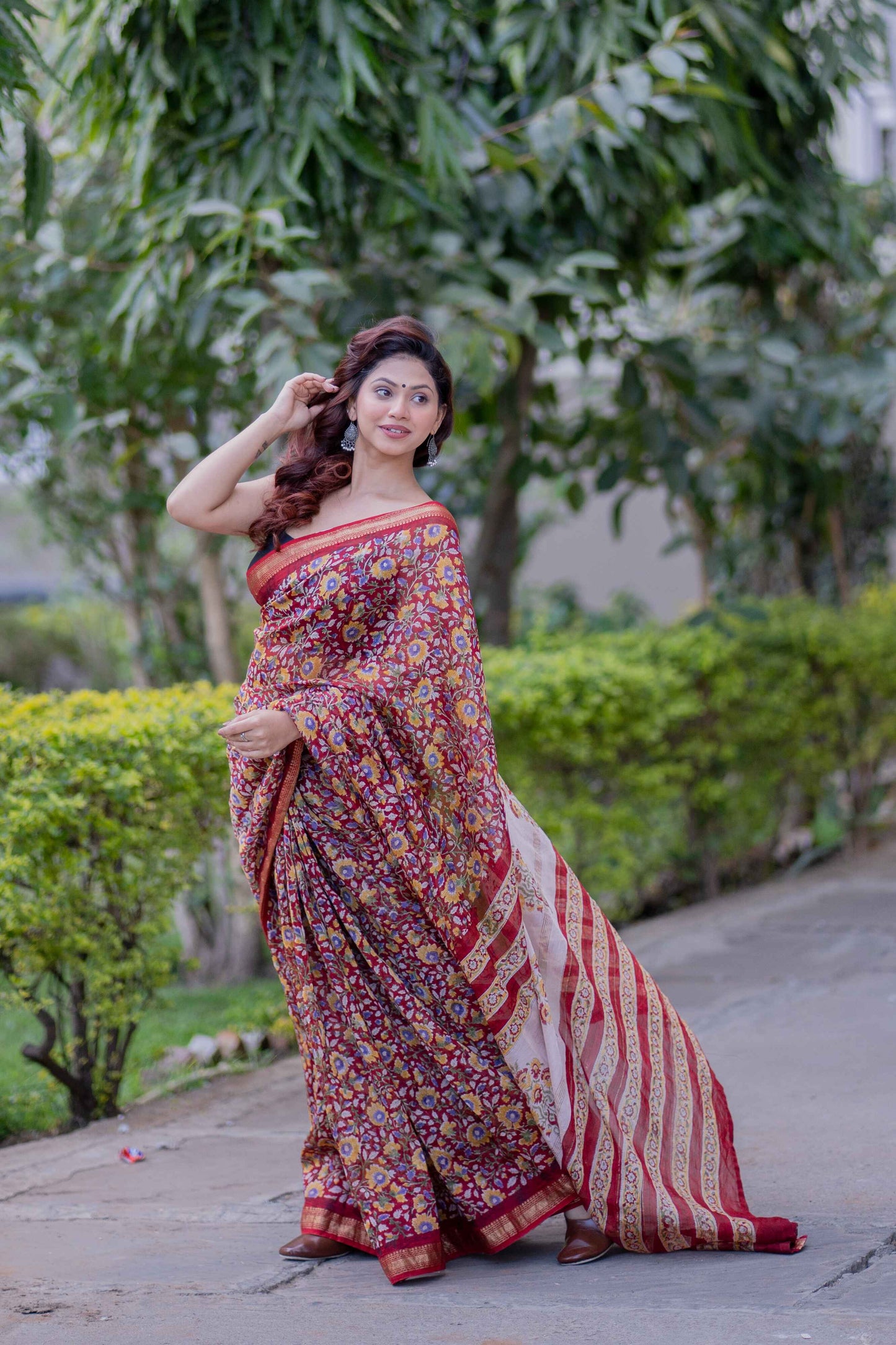 Kusumvati- Floral Maheshwari Silk Saree