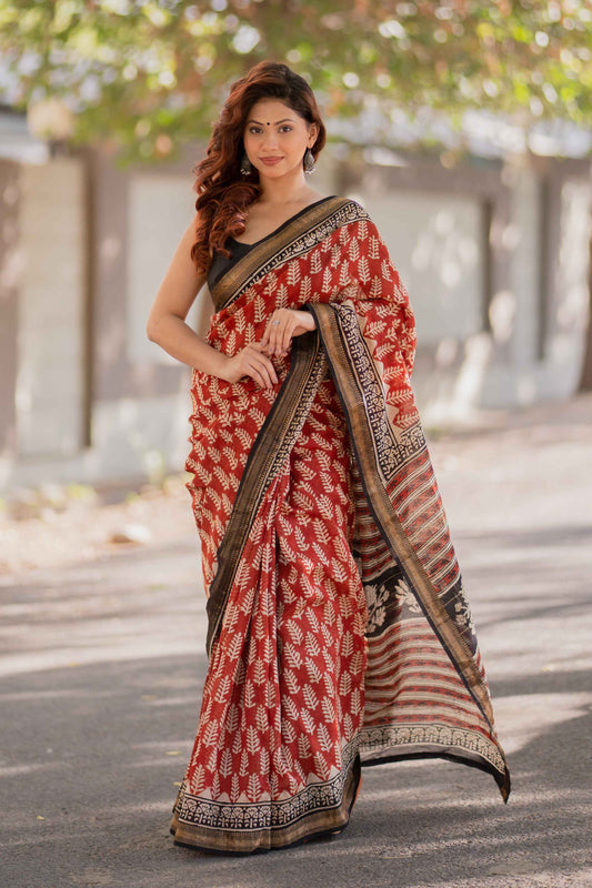 Gulchandni- Red Maheshwari Silk Saree