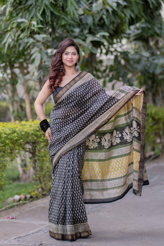 Tarakini- Black Maheshwari Silk Saree