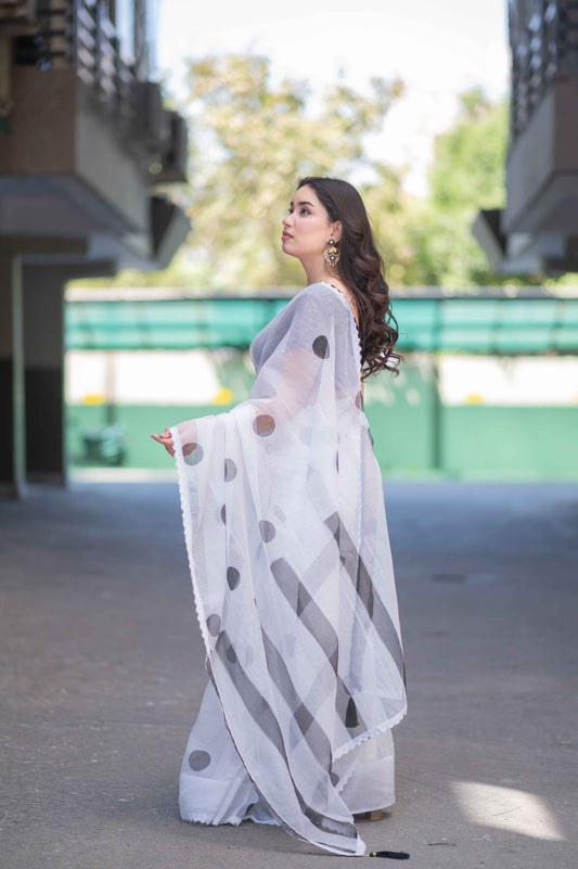 Meri Pyaari Bindu -White Kota Doria Saree