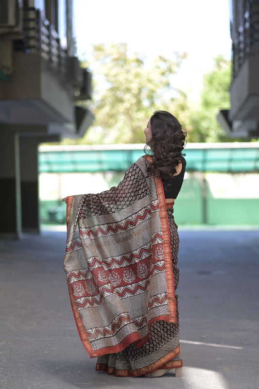 Sitara- Black Bagru Maheshwari Silk Saree