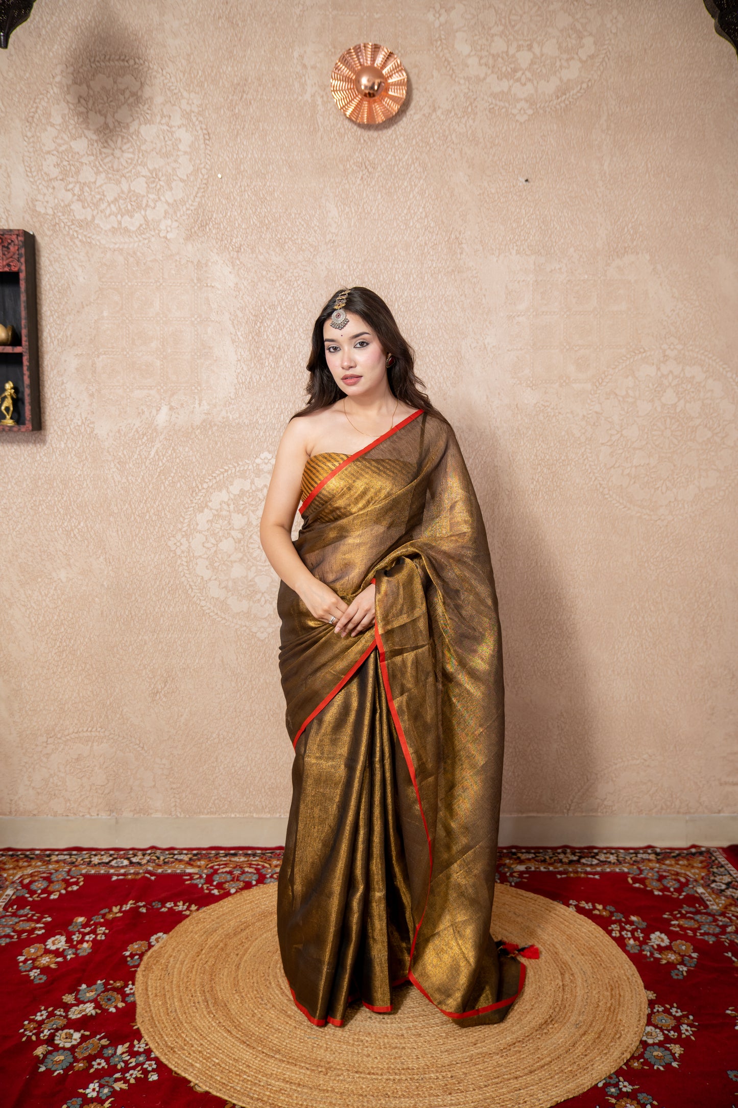 Aabha Kadhai- Copper Zari Linen Saree