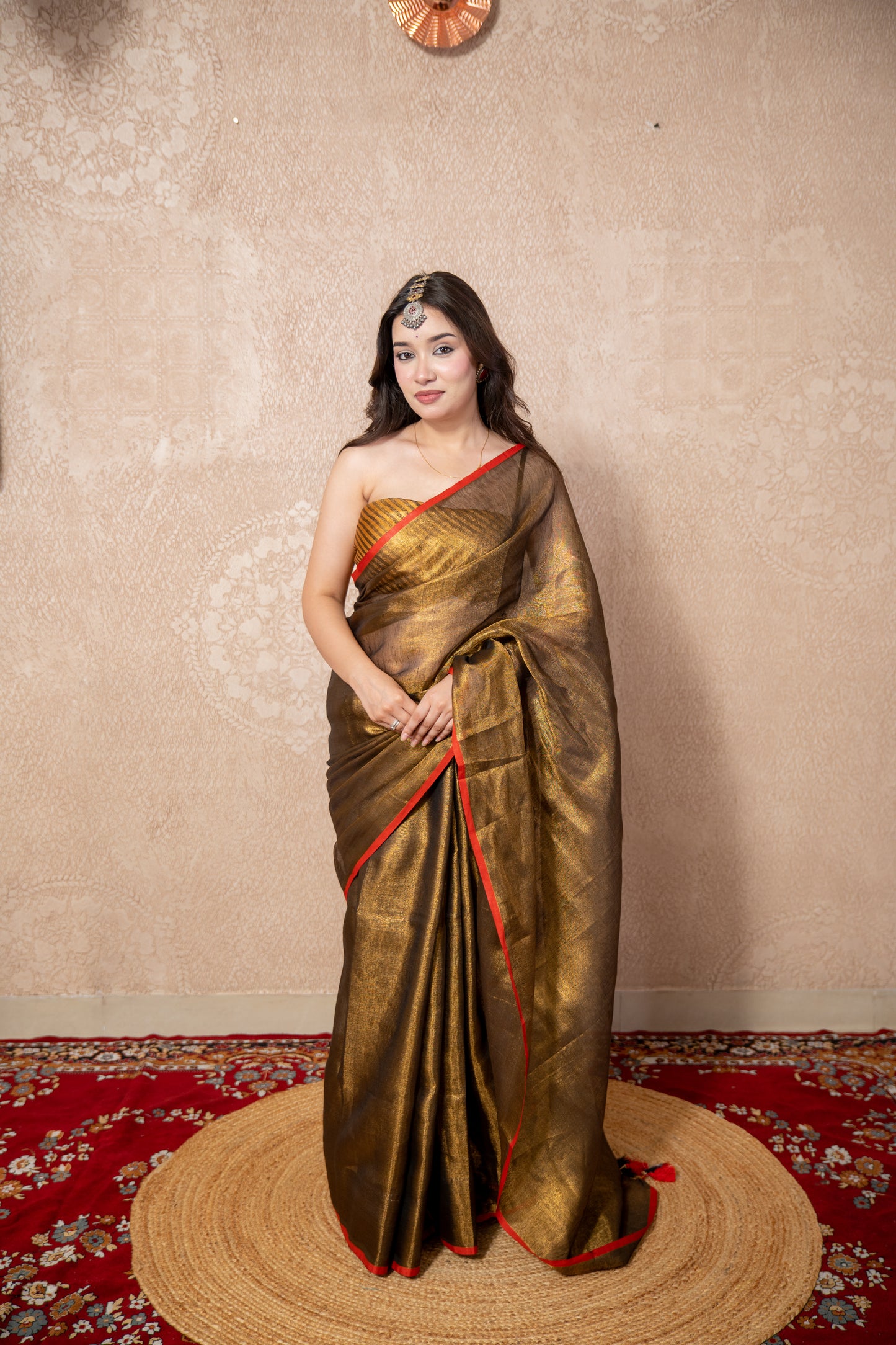 Aabha Kadhai- Copper Zari Linen Saree
