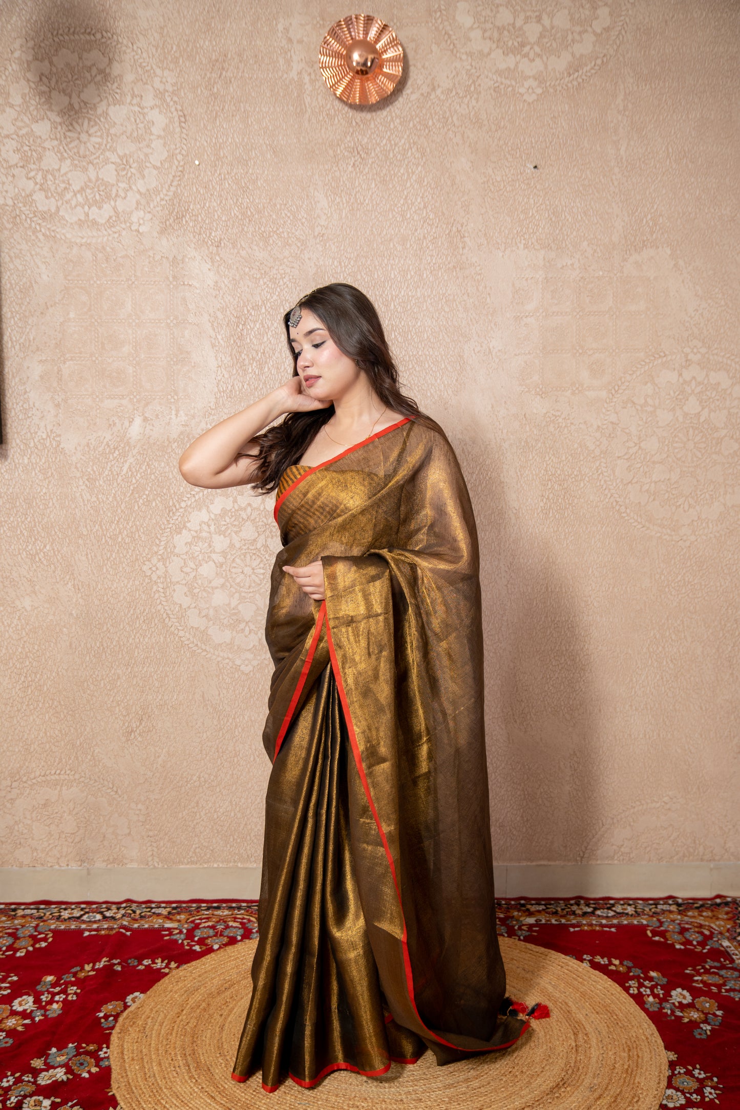 Aabha Kadhai- Copper Zari Linen Saree
