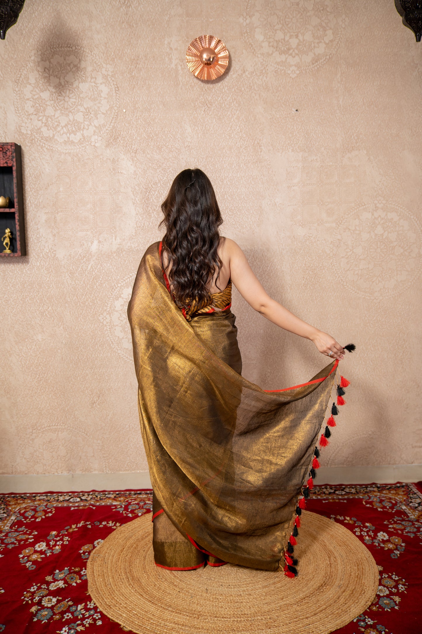 Aabha Kadhai- Copper Zari Linen Saree