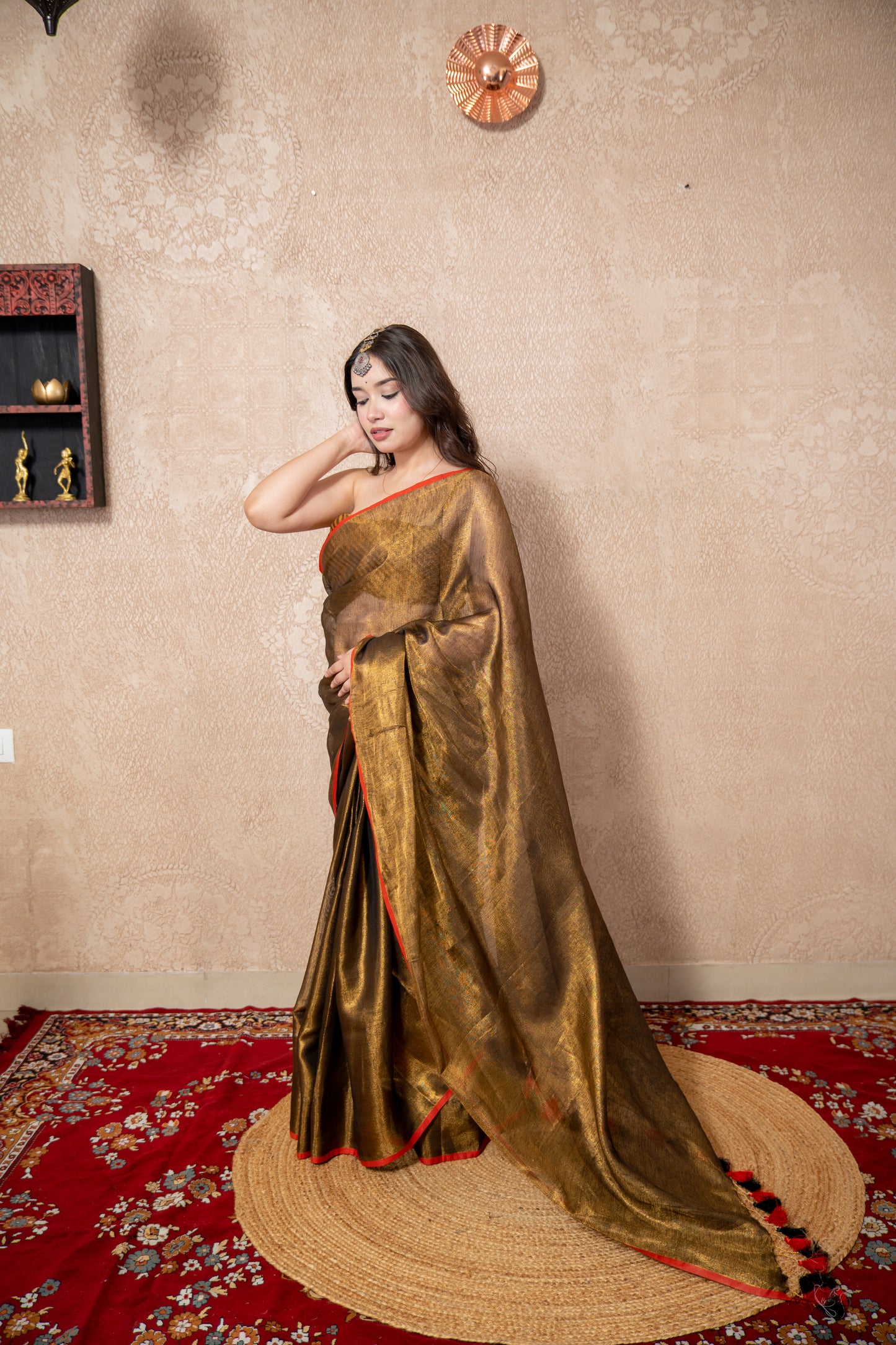 Aabha Kadhai- Copper Zari Linen Saree