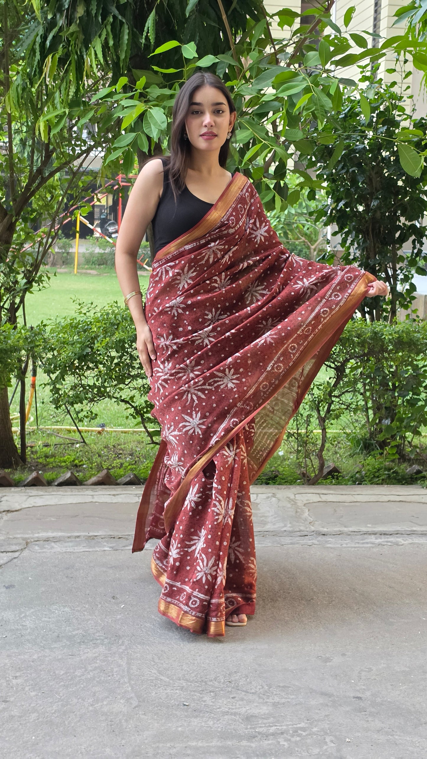 Aarvika - Brown Maheshwari Silk Saree