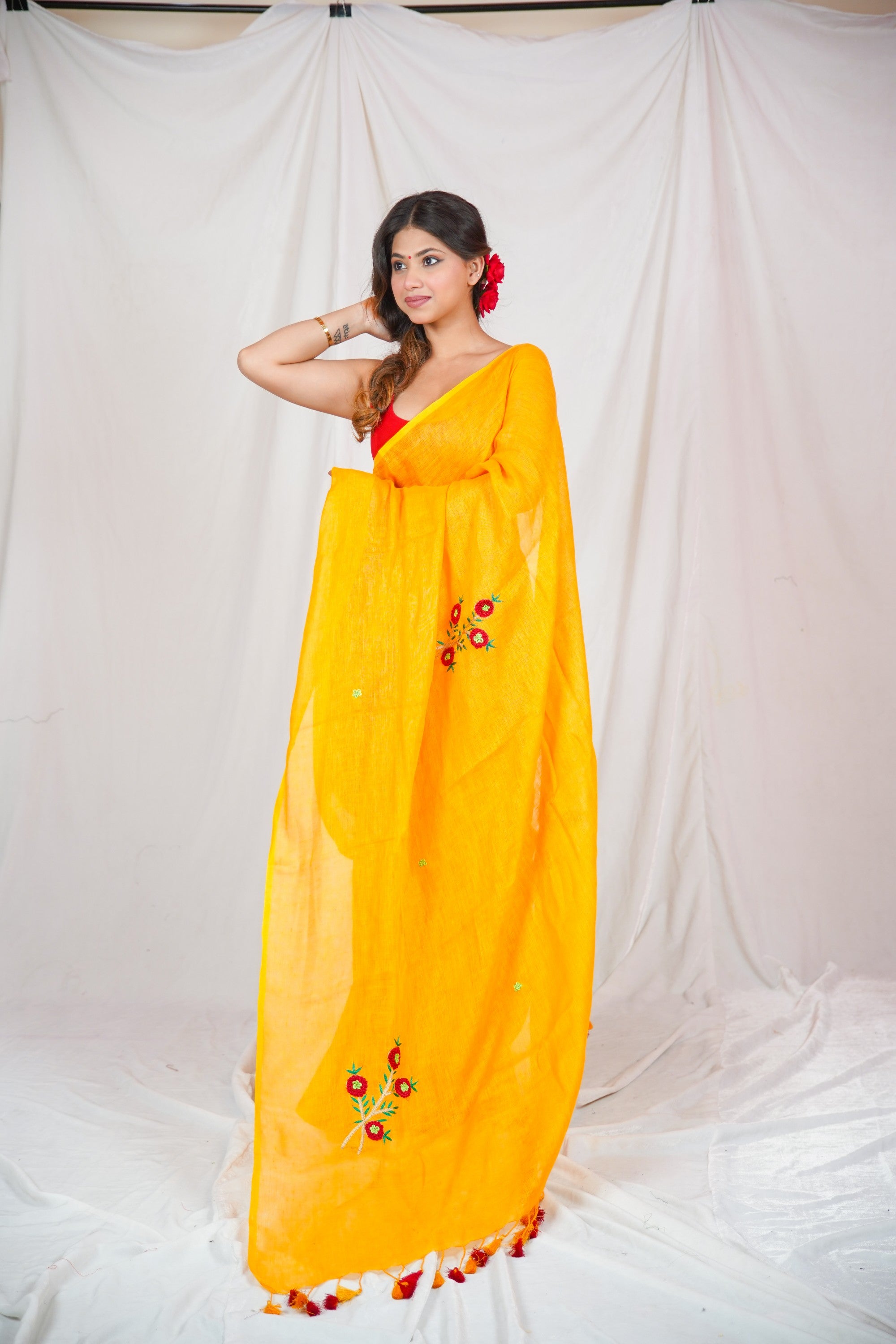 Sunflower Splendor: Yellow Linen Saree