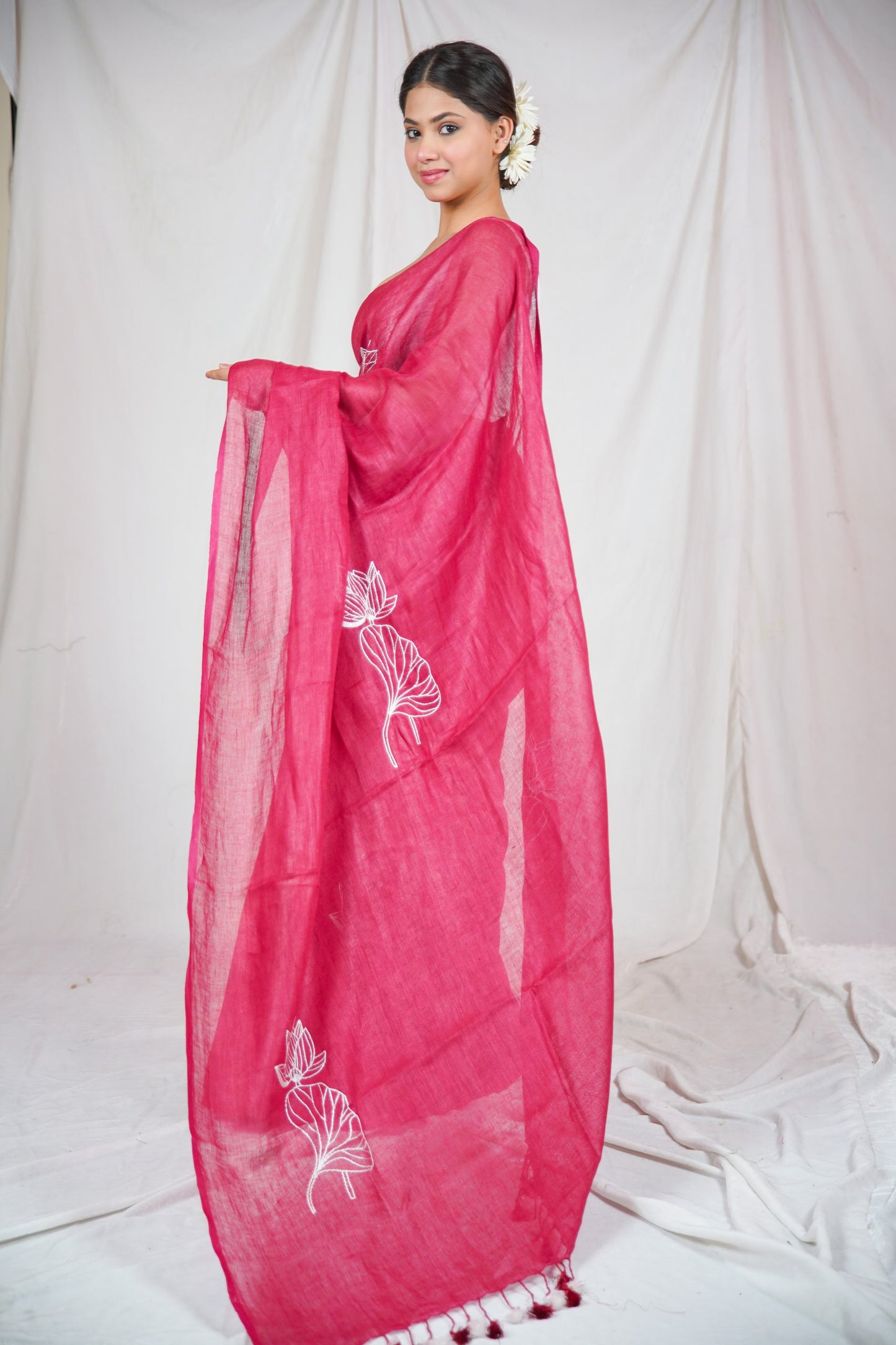Enchanted Elegance: Wine Linen Saree