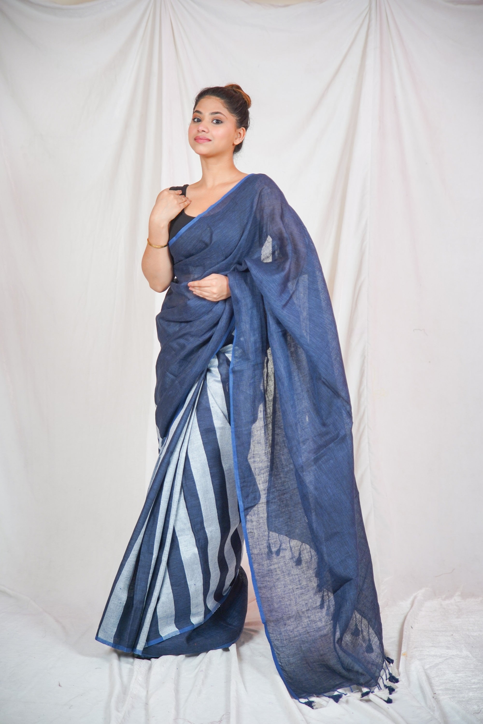 Silver Waves- Navy Blue Linen Saree