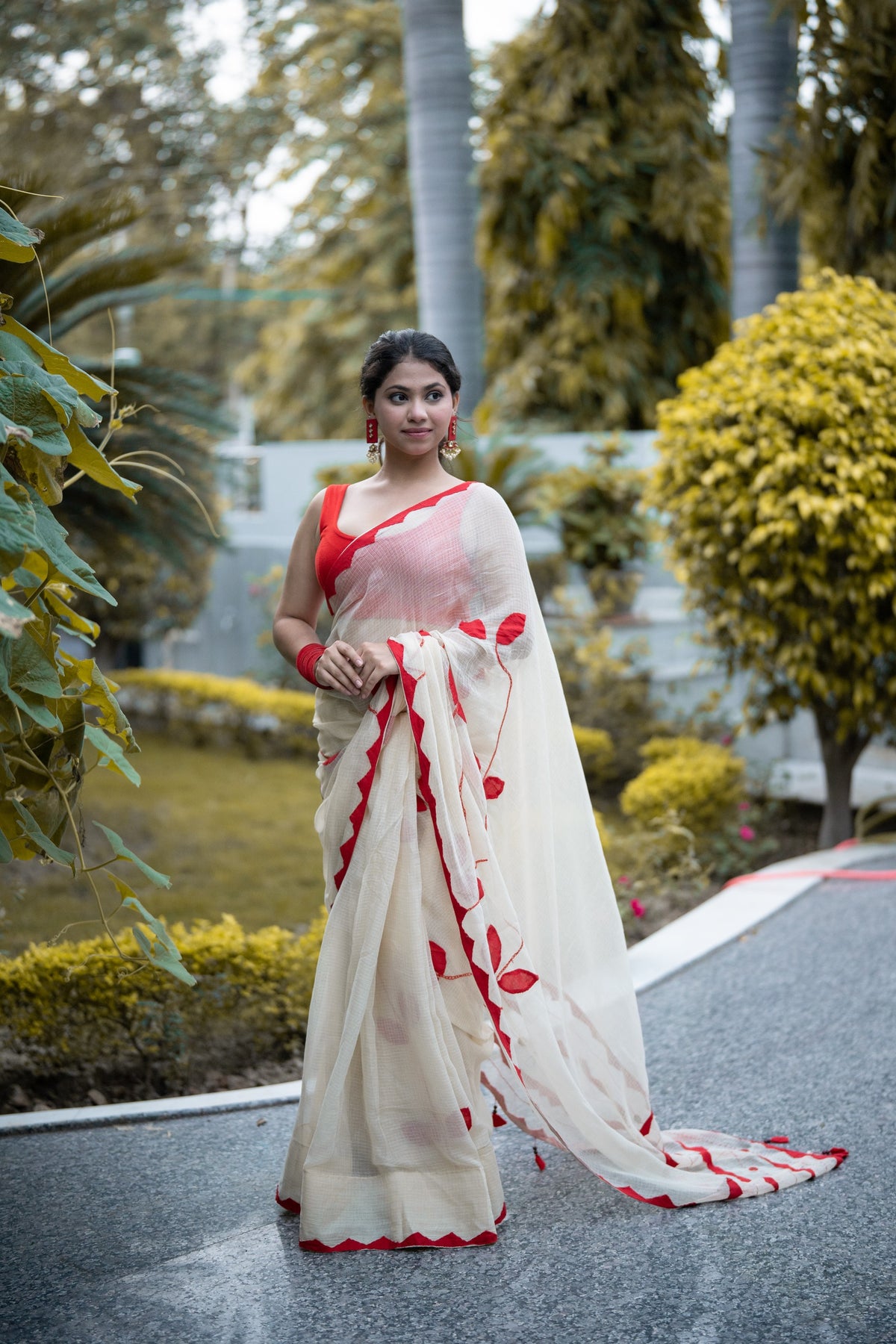 Kaira - Offwhite Doria Applique Saree