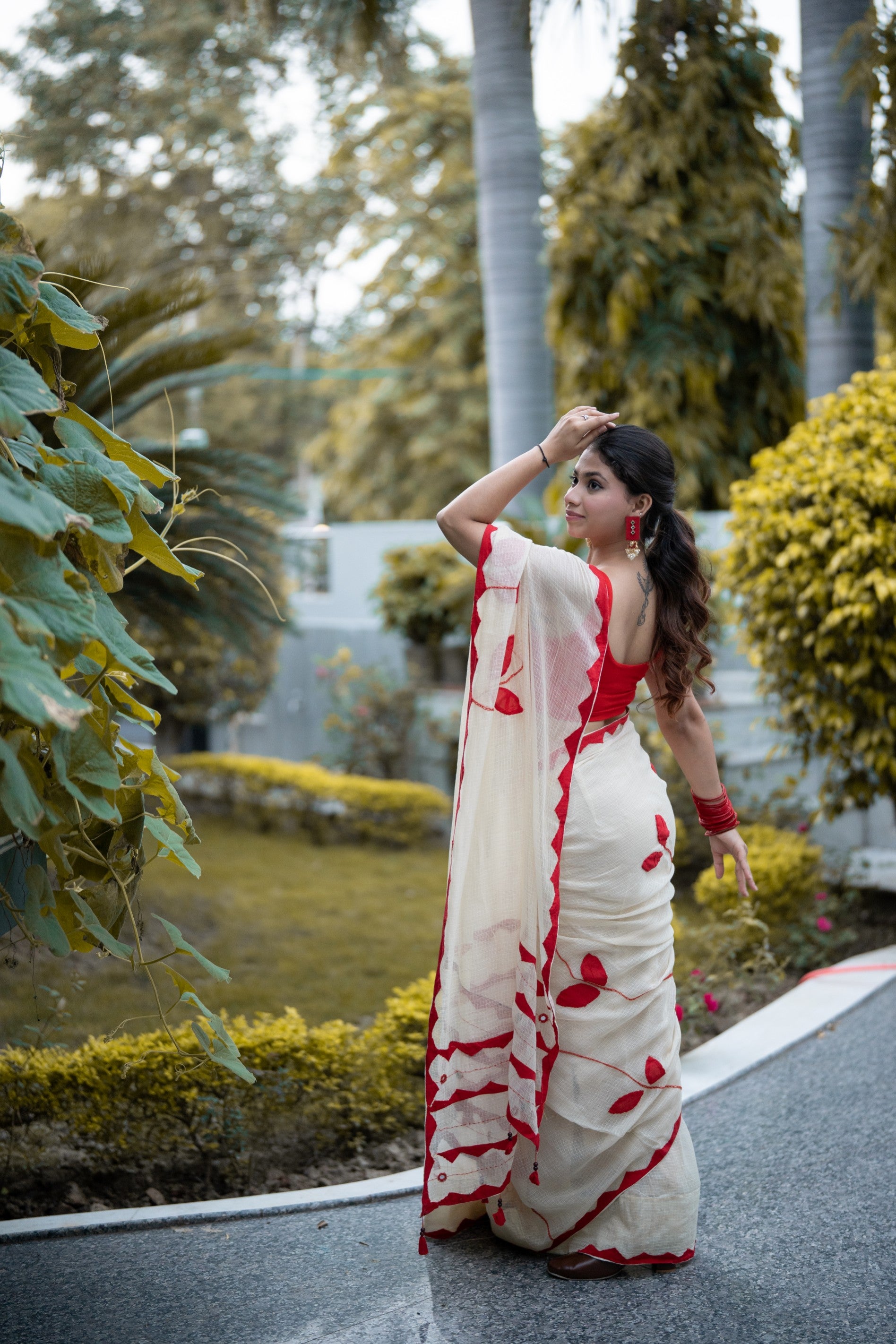 Kaira - Offwhite Doria Applique Saree