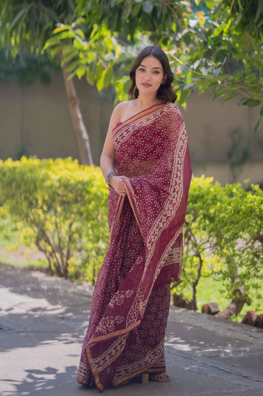Gulbuta- Floral Kota Doria Saree