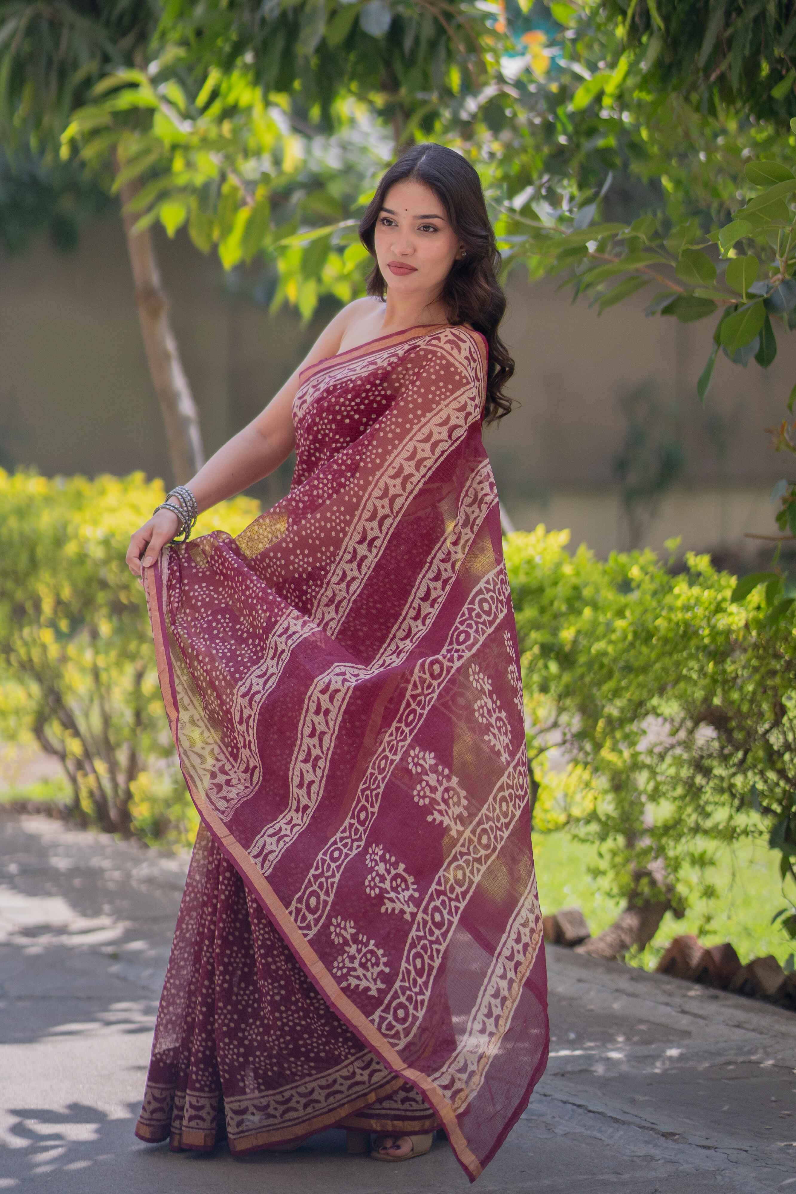 Gulbuta- Floral Kota Doria Saree