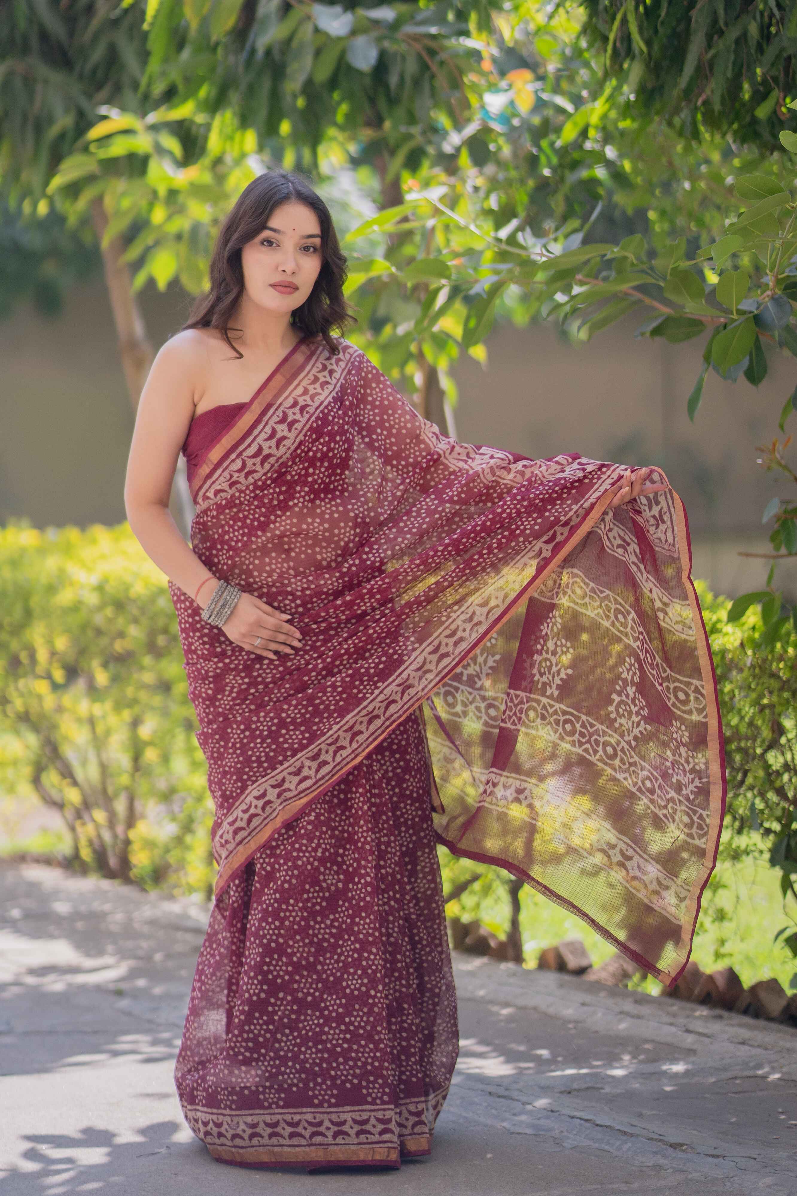 Gulbuta- Floral Kota Doria Saree