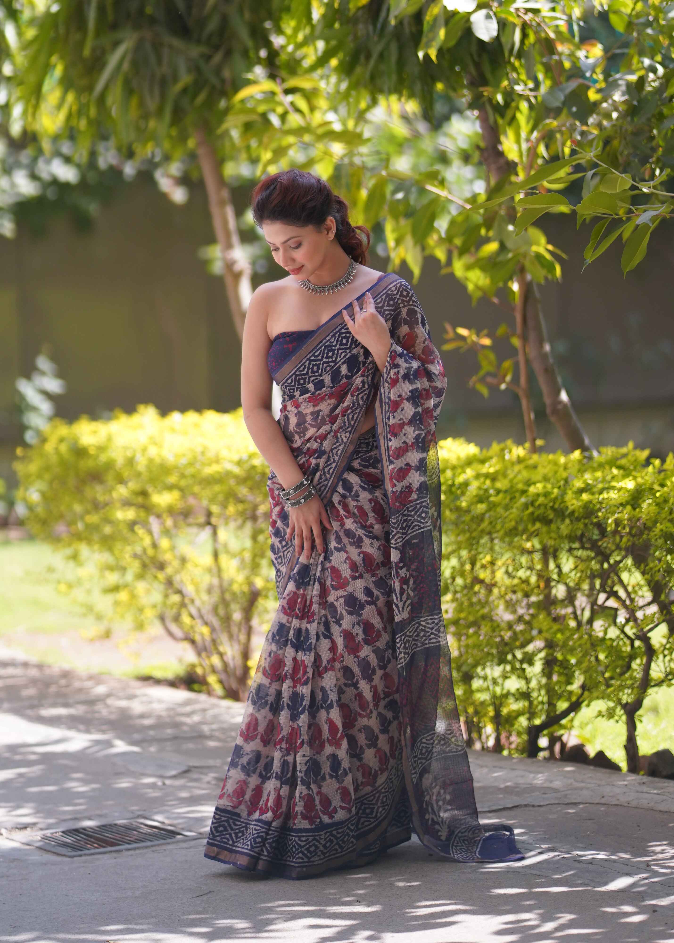 Rajvalli- White Kota Doria Saree