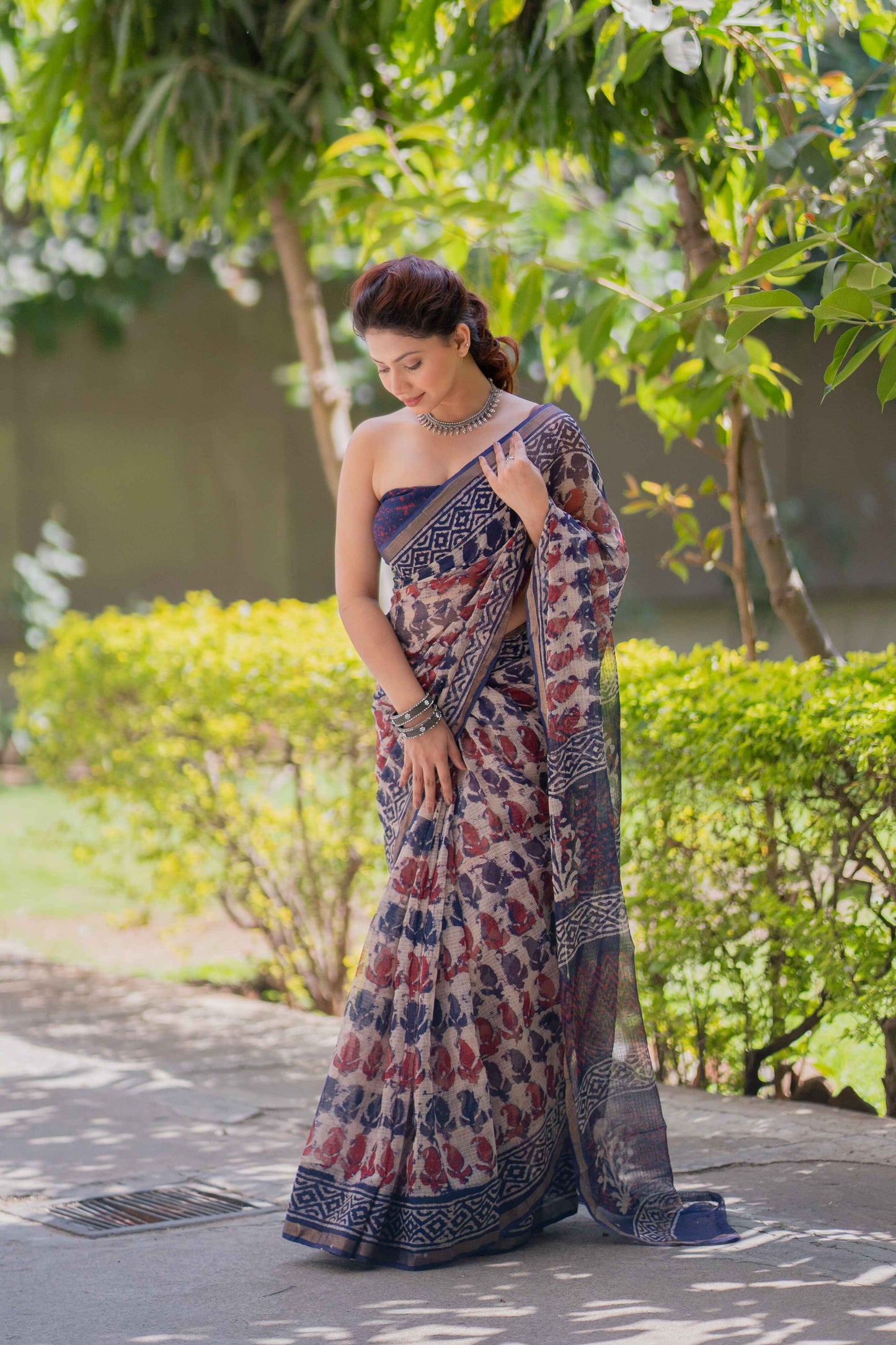 Rajvalli- White Kota Doria Saree