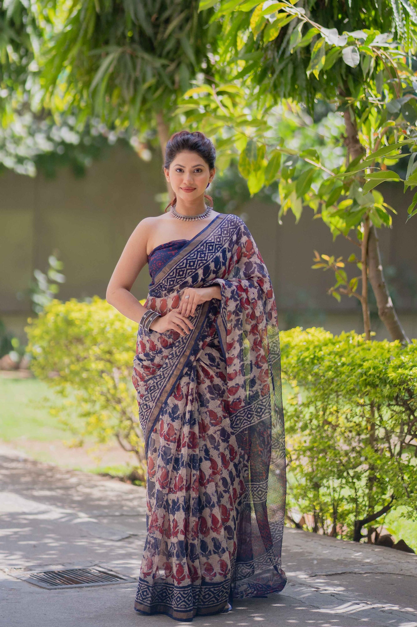 Rajvalli- White Kota Doria Saree