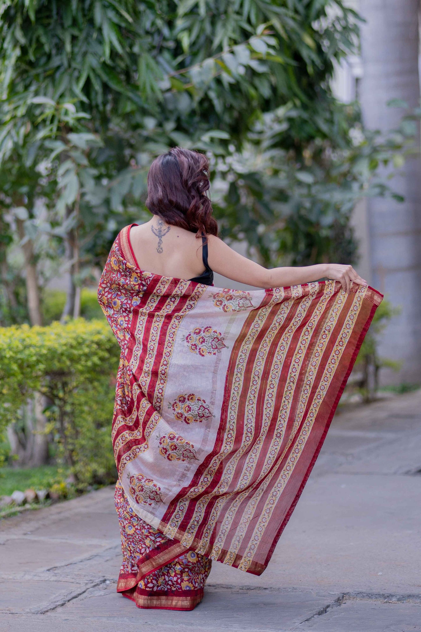 Kusumvati- Floral Maheshwari Silk Saree