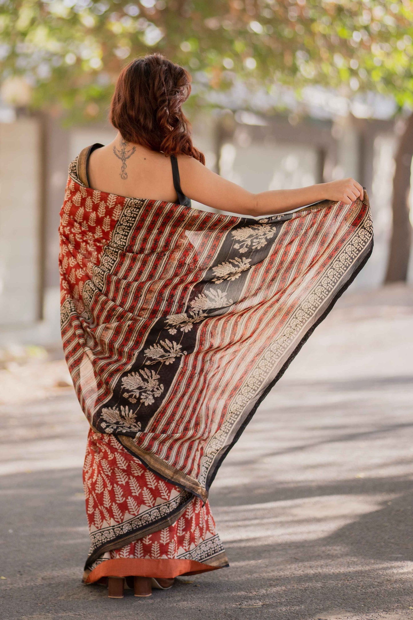 Gulchandni- Red Maheshwari Silk Saree