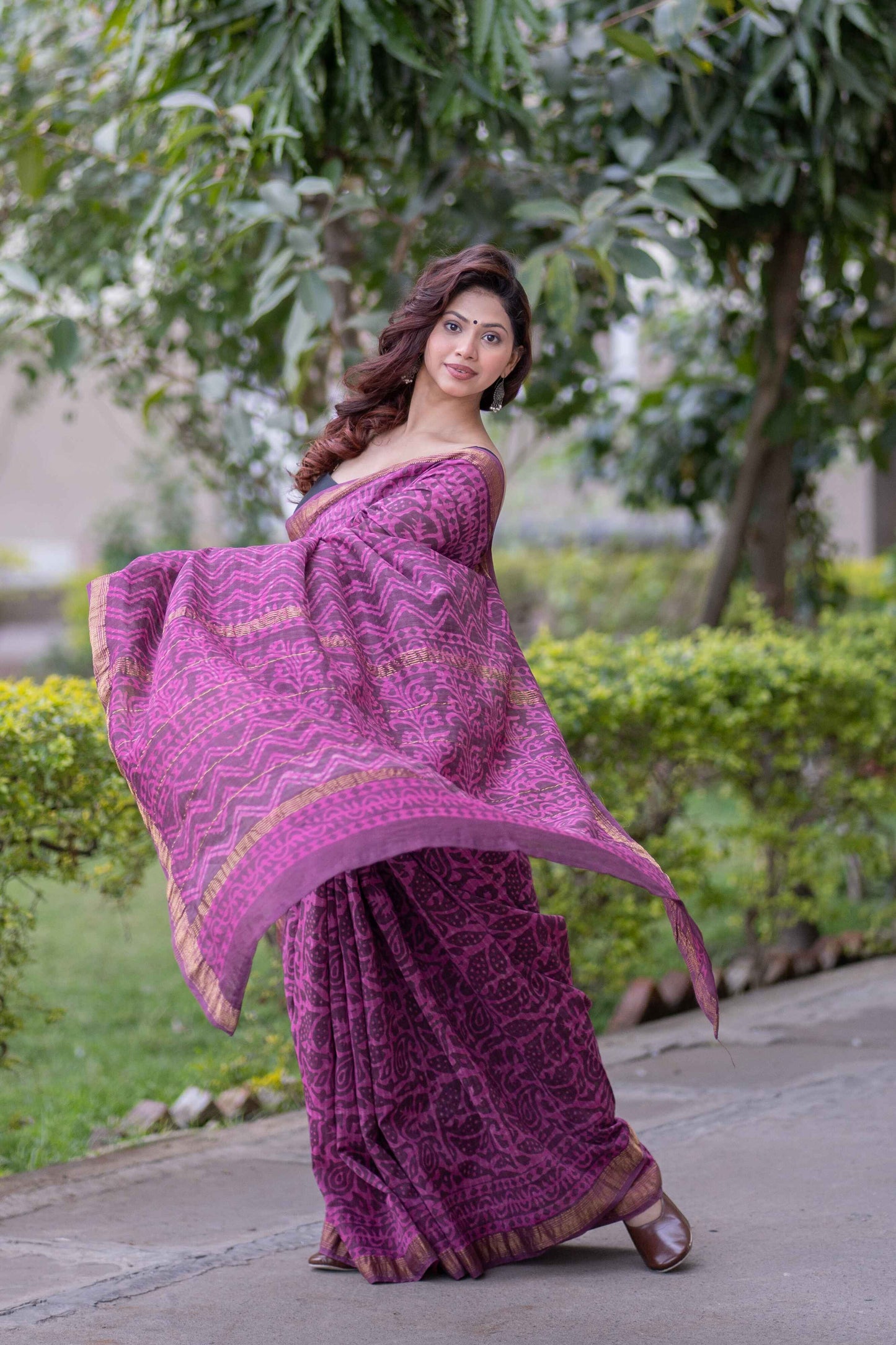 Pushpavalli- Pink Maheshwari Silk Saree