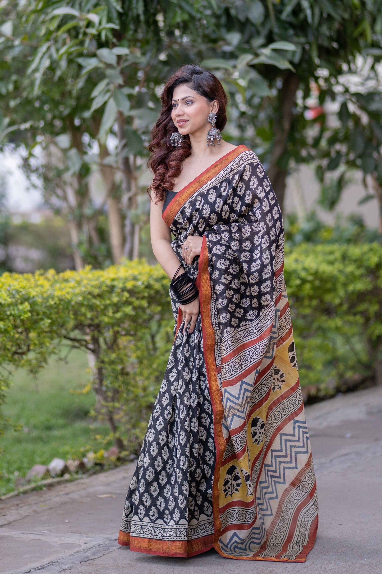 Tamira-Black Maheshwari Silk Saree