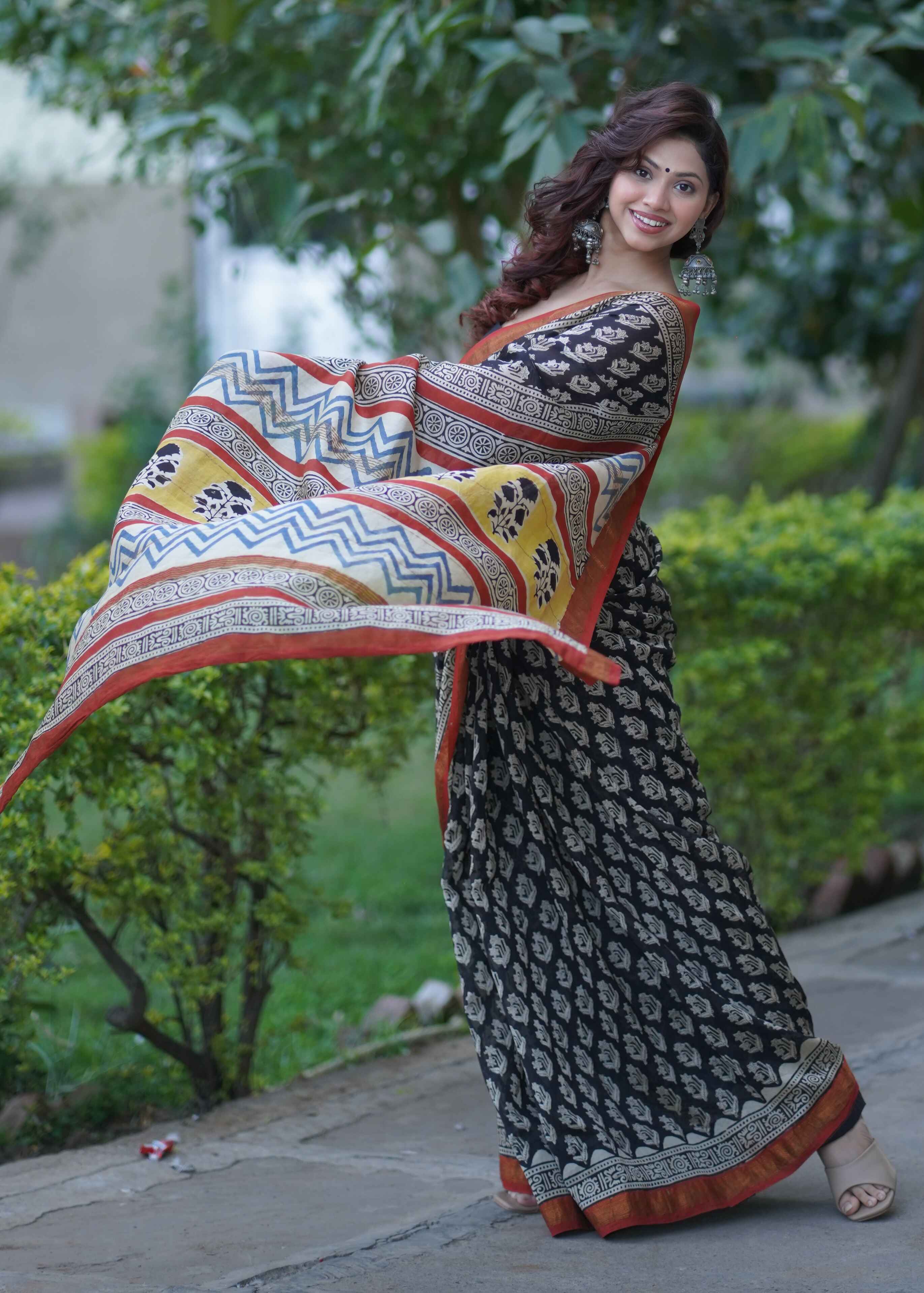 Tamira-Black Maheshwari Silk Saree