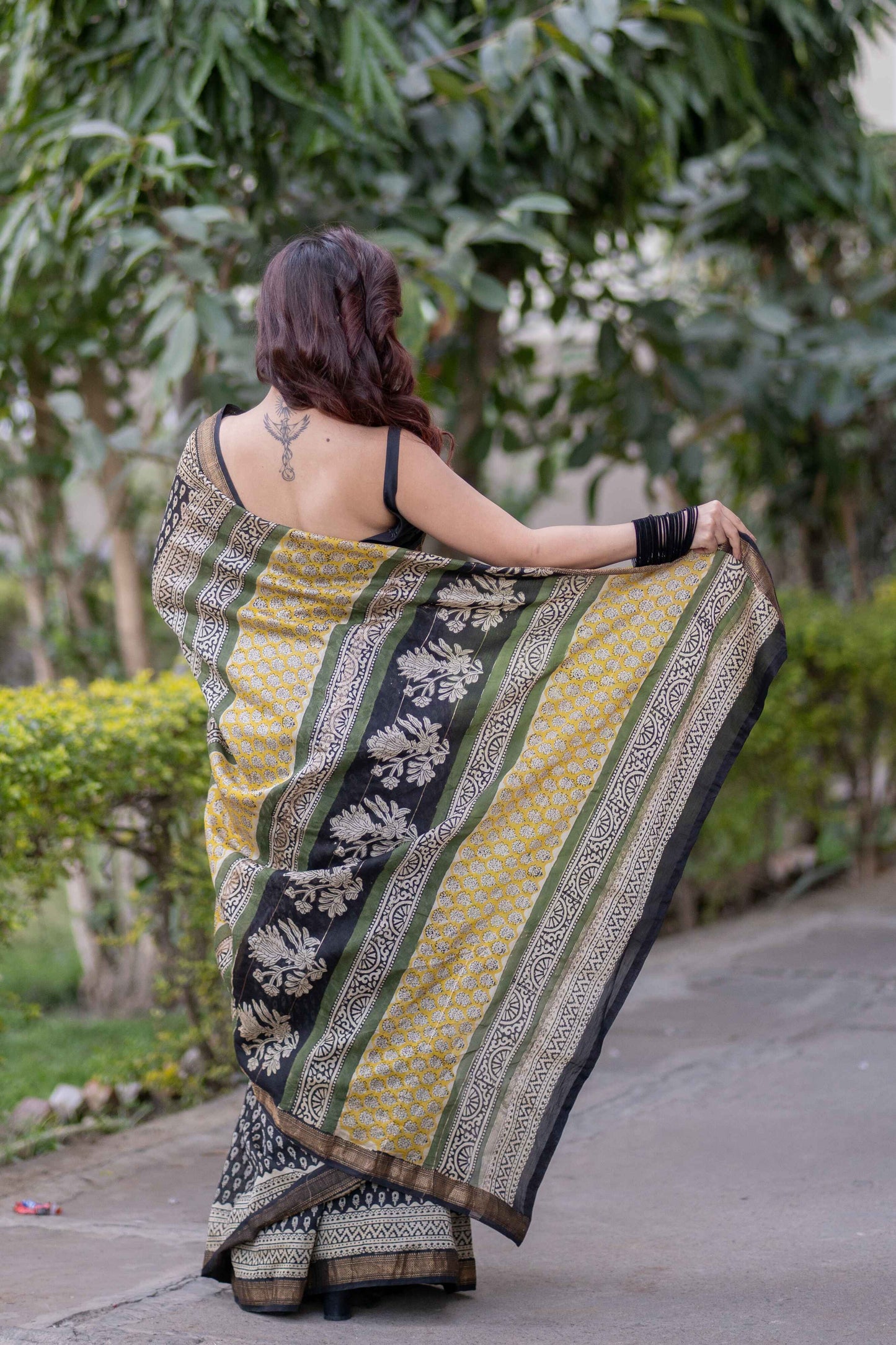 Tarakini- Black Maheshwari Silk Saree