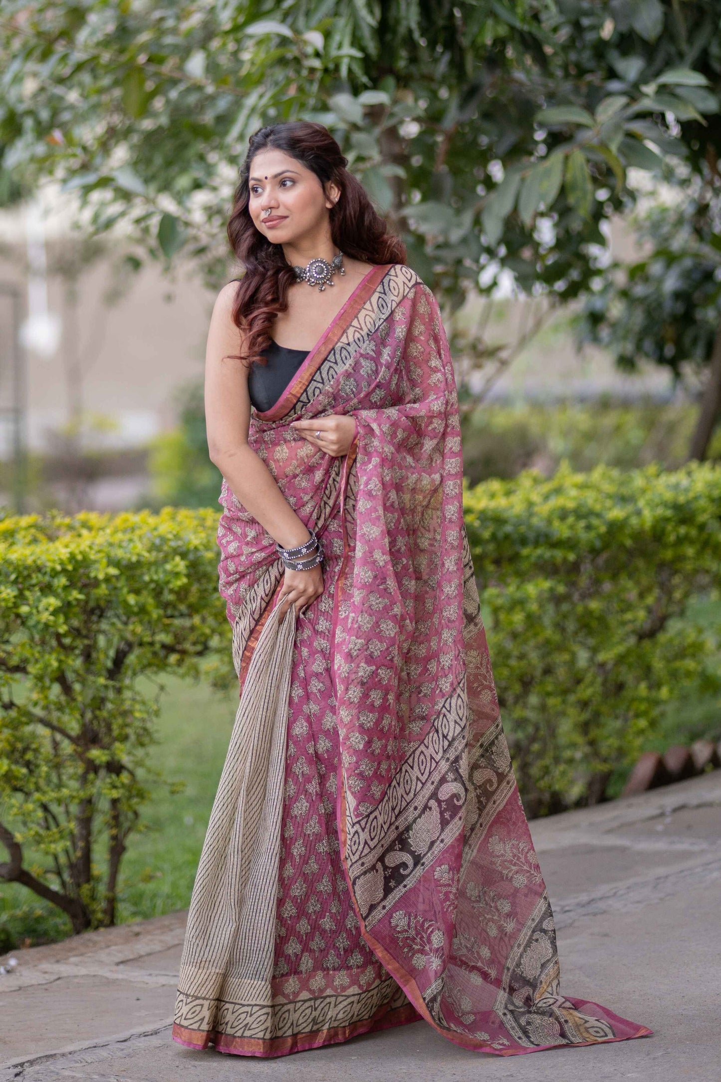 Suhavini - Cream Kota Doria Saree