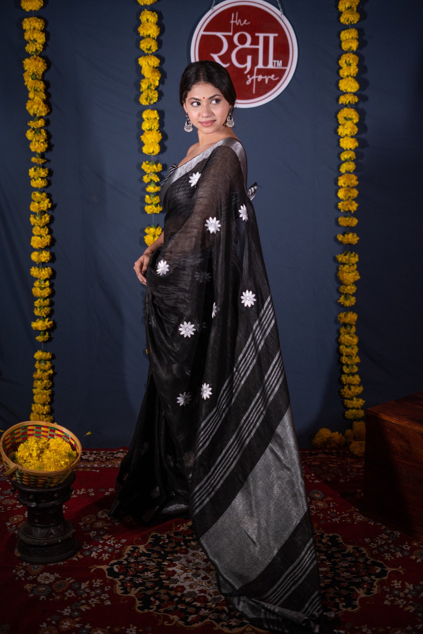 Mandakini- Embroidered Linen Saree