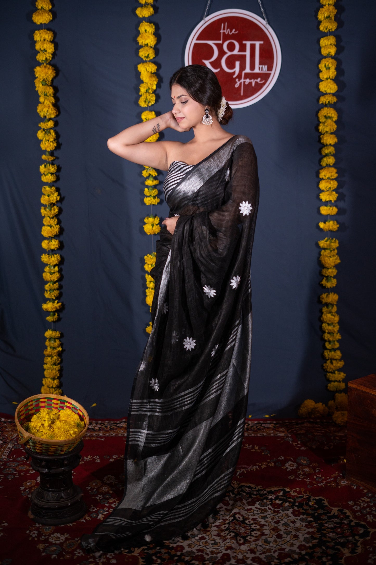 Mandakini- Embroidered Linen Saree