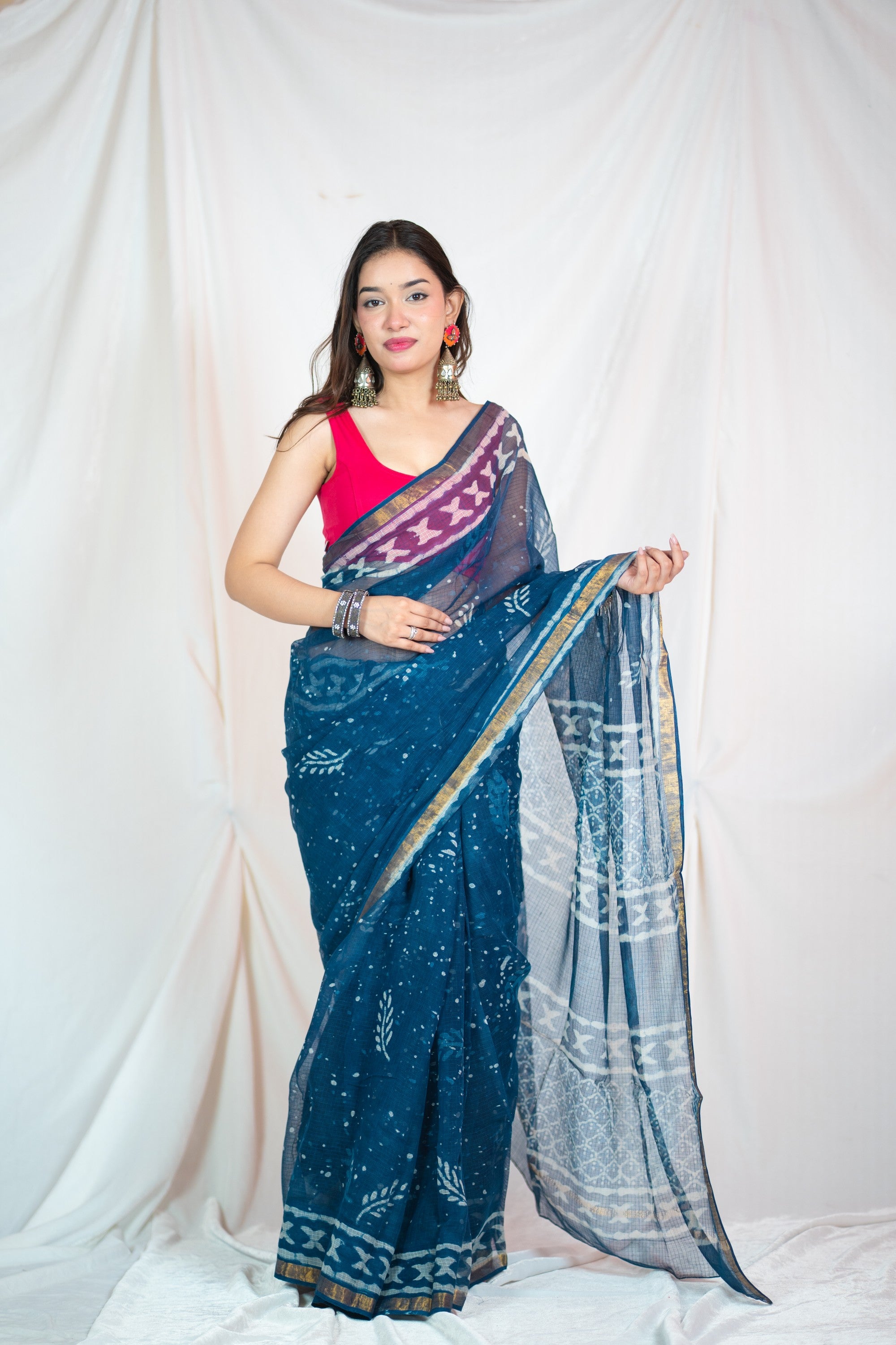 Radiant Elegance-Kota Doria Indigo Saree