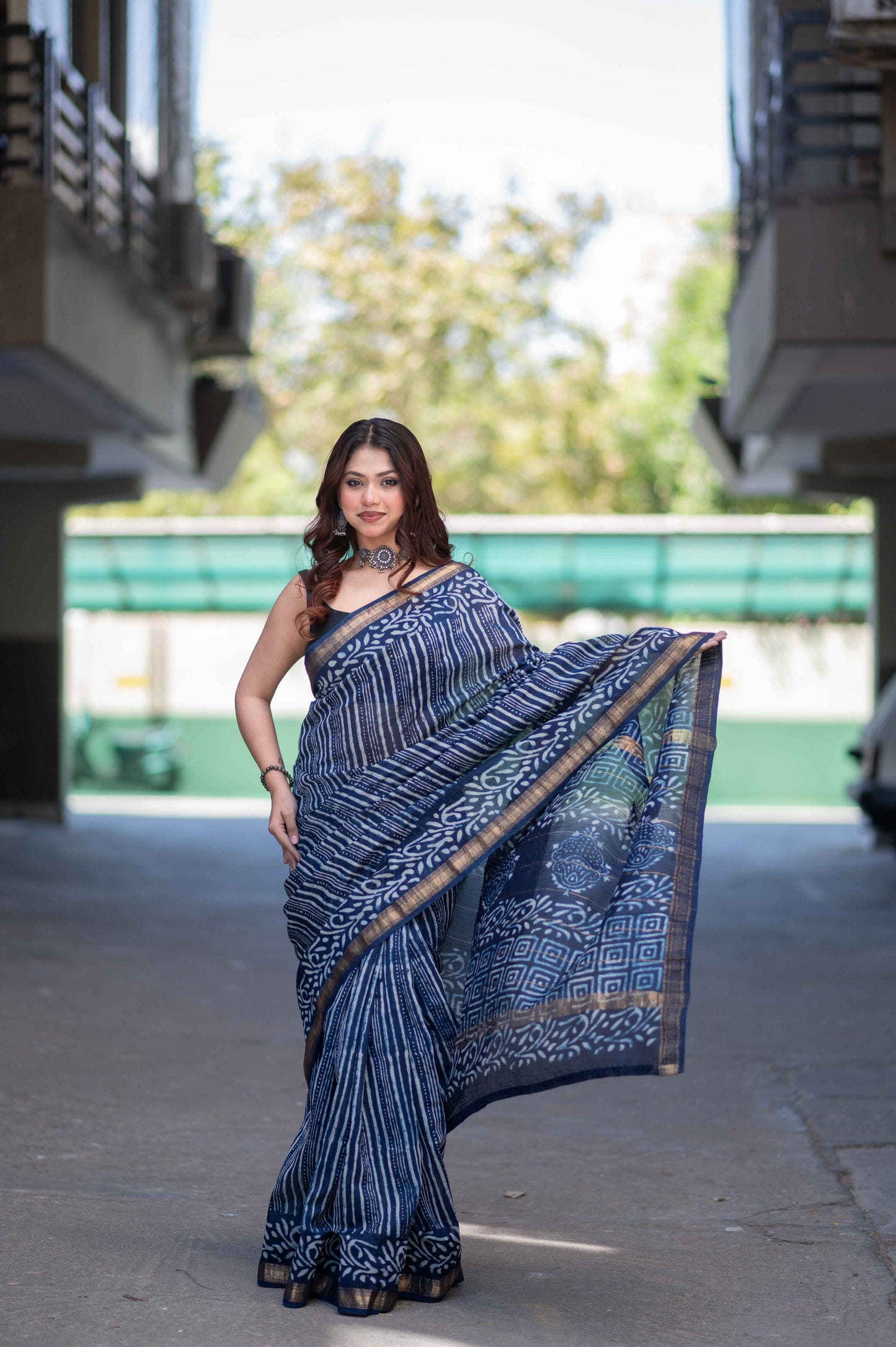 Chitrangada- Indigo Dabu Maheshwari Silk Saree