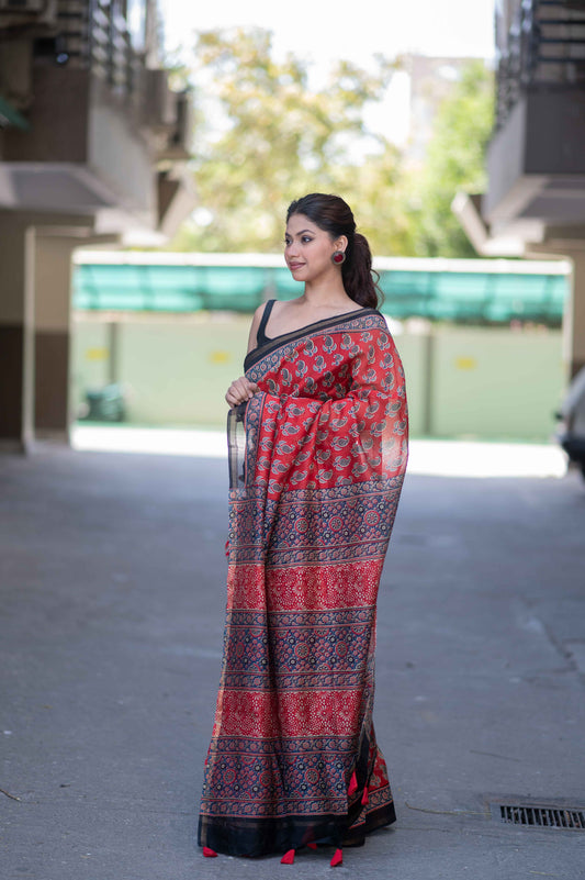 Scarlet Shadow- Maheshwari Silk Saree