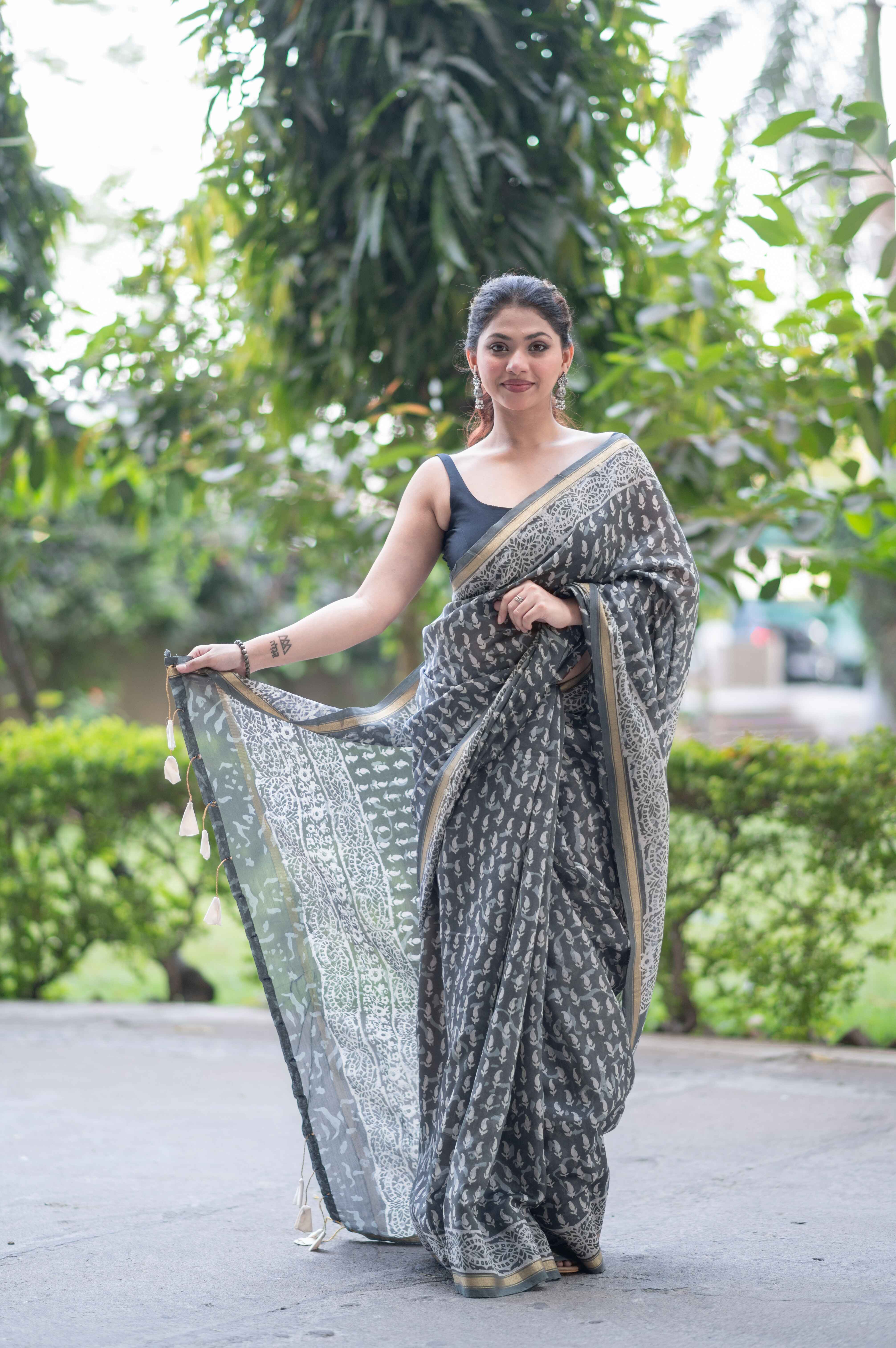 Slate Symphony- Maheshwari Silk Saree