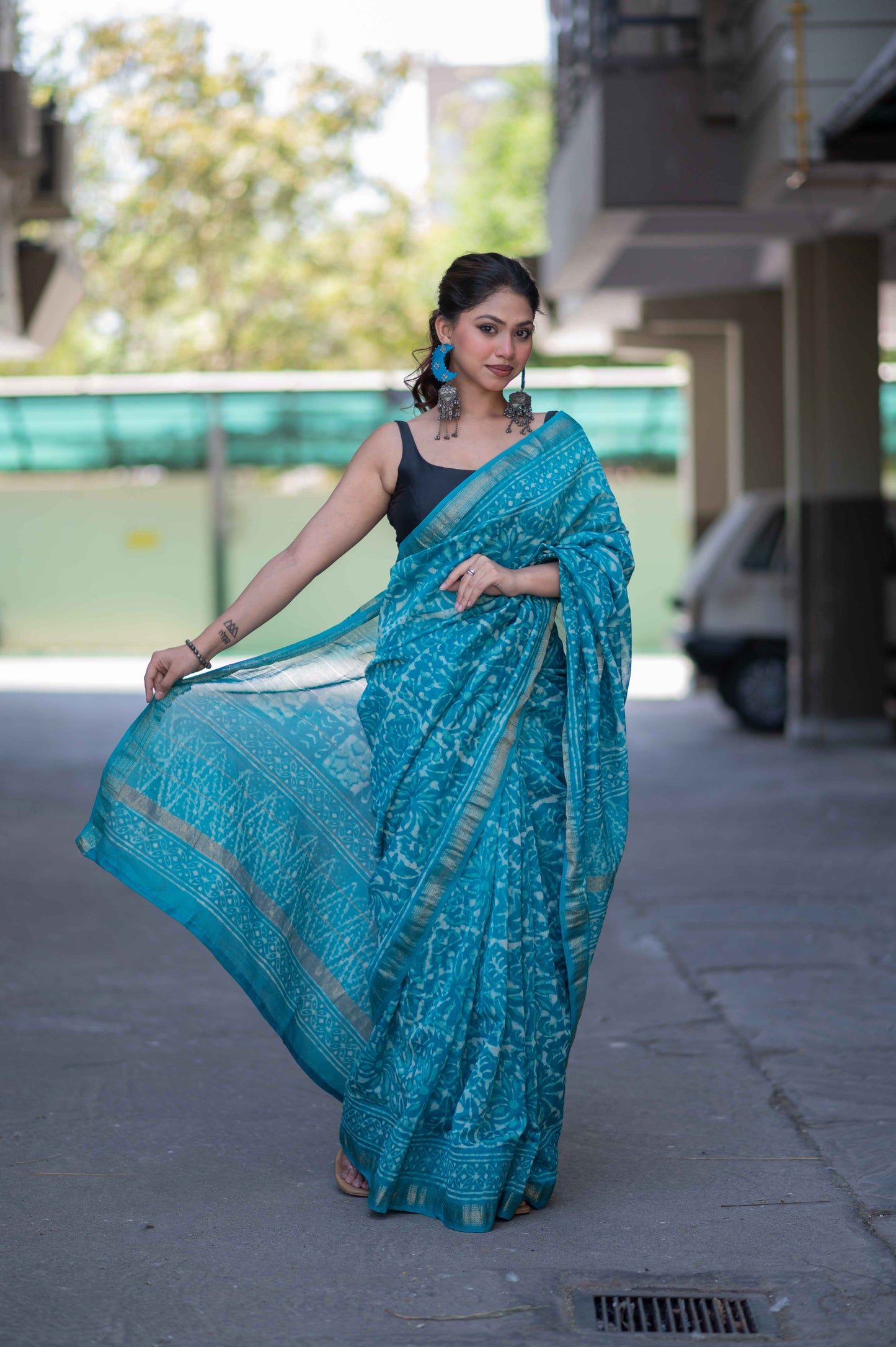 Hansika- Turqoise Dabu Maheshwari Silk Saree