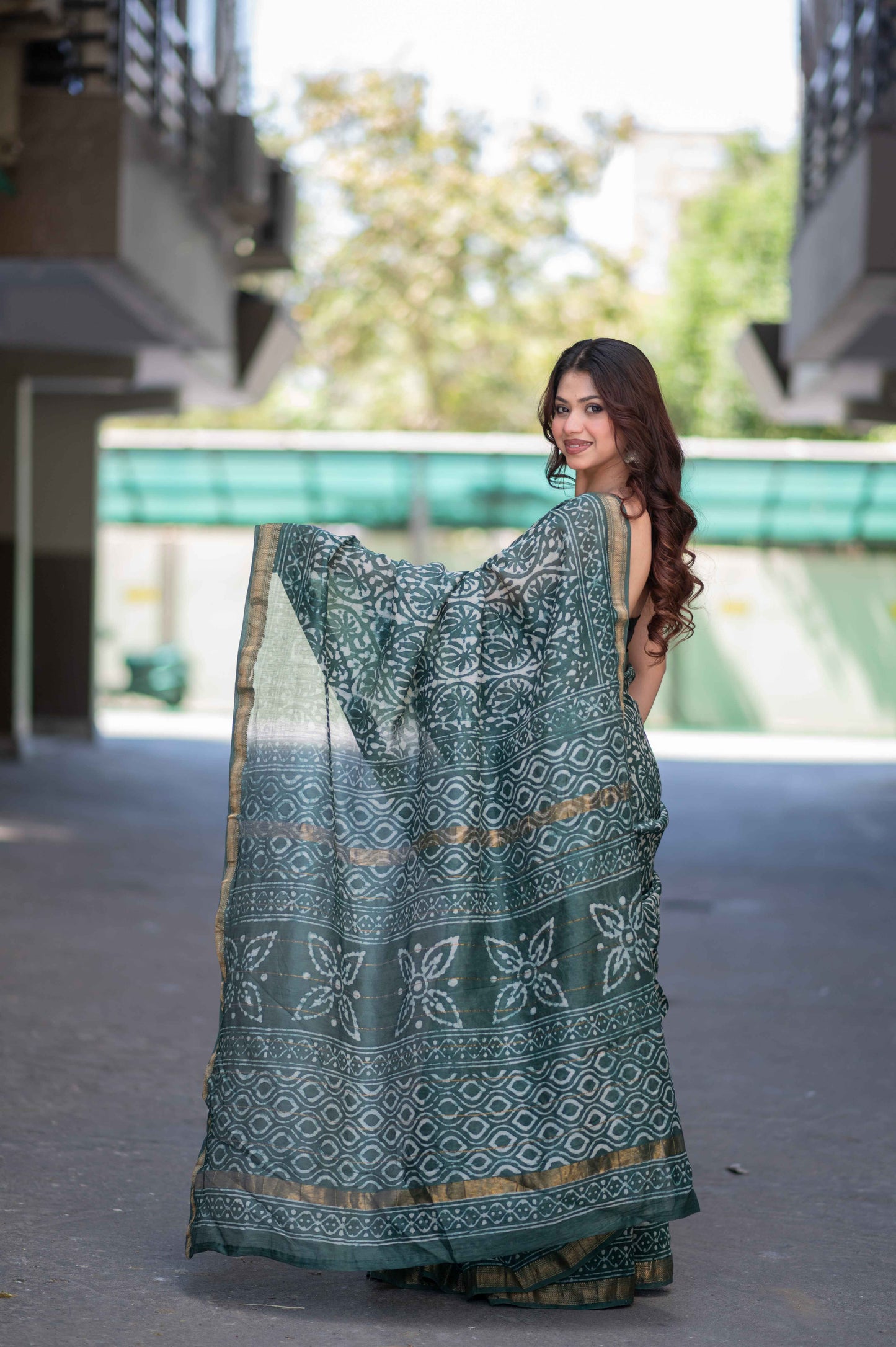 Mrinalini- Green Dabu Maheshwari Silk Saree