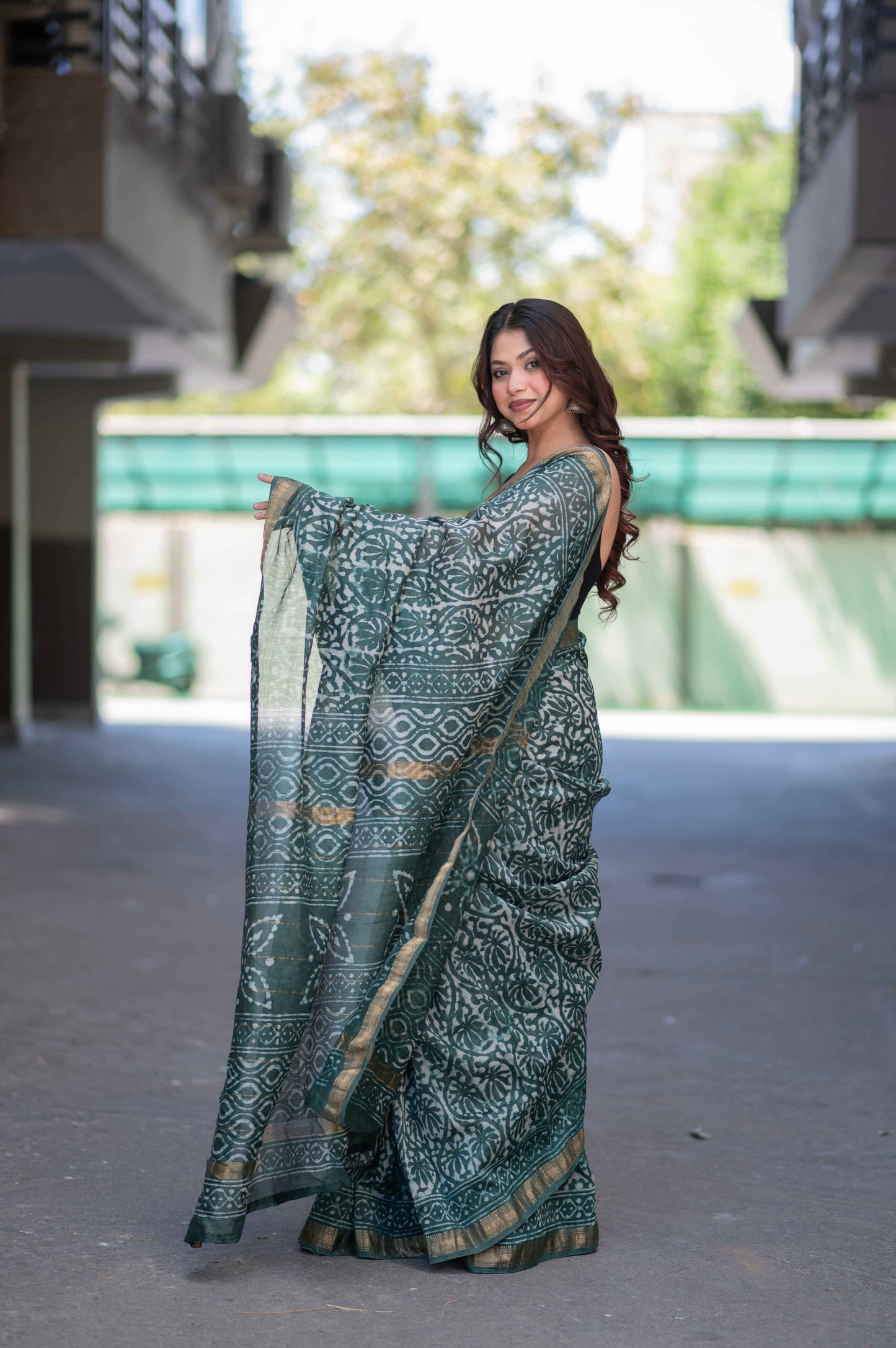 Mrinalini- Green Dabu Maheshwari Silk Saree