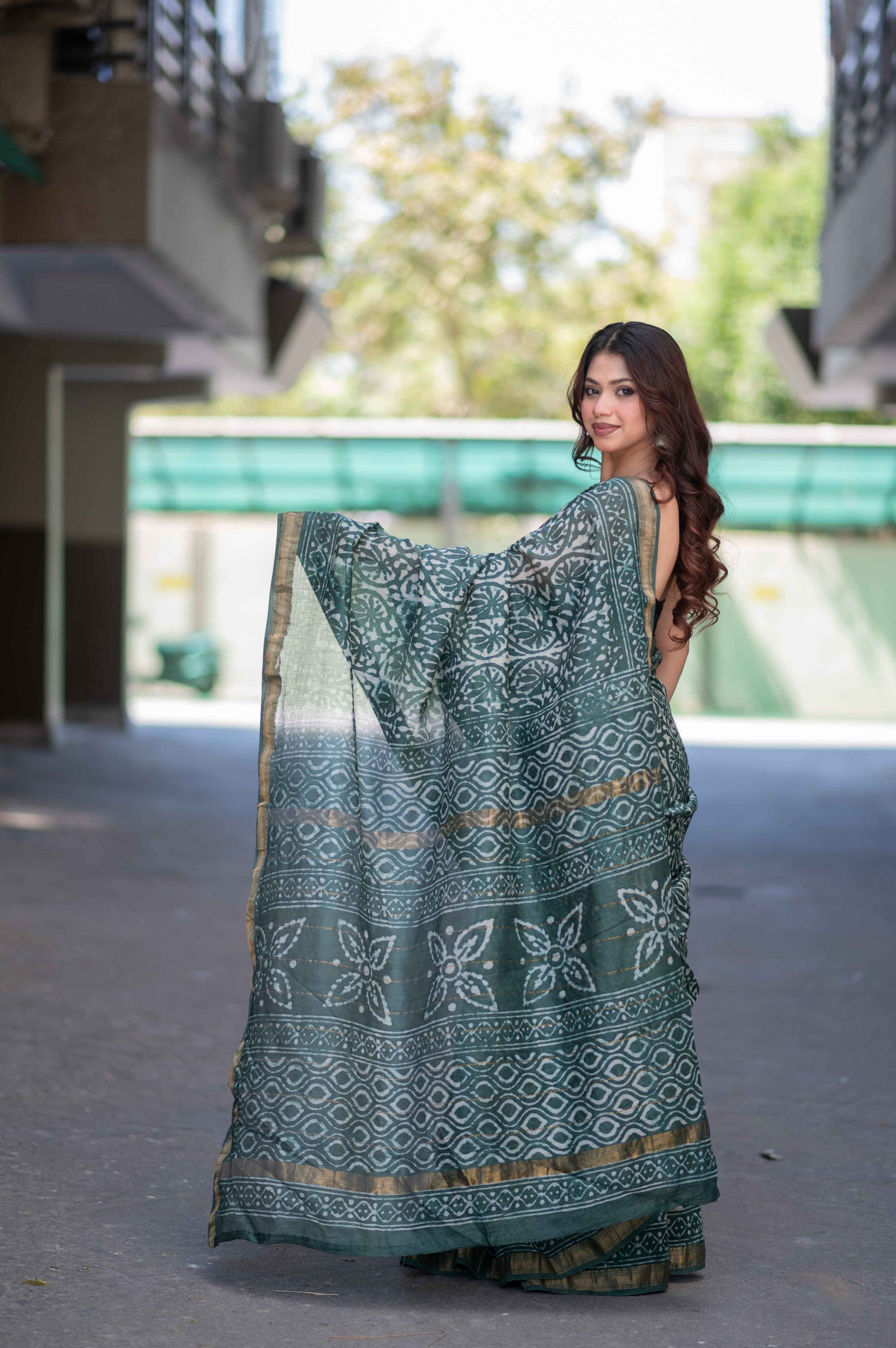 Mrinalini- Green Dabu Maheshwari Silk Saree