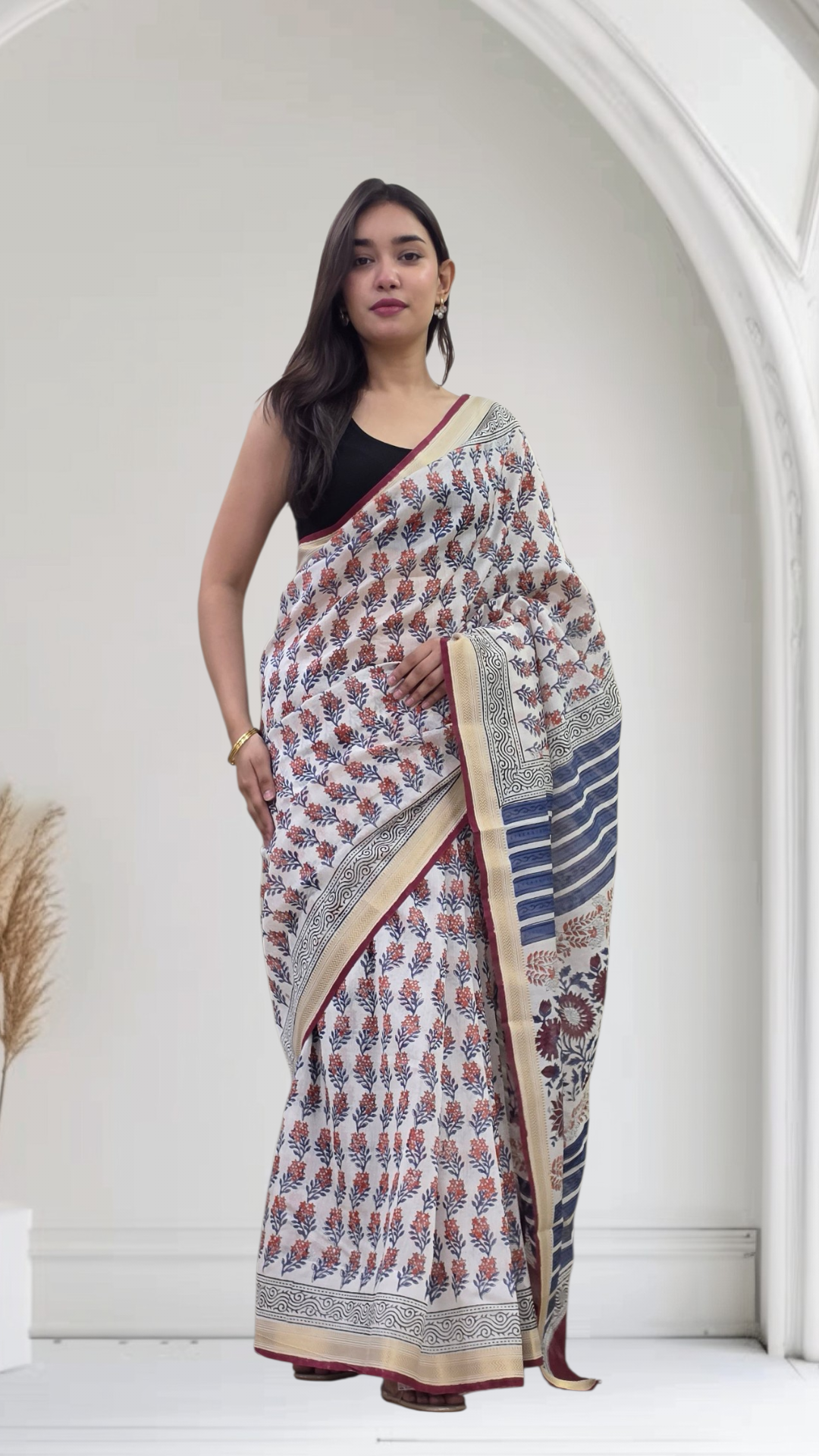 Vedanshi - White Maheshwari Silk Saree